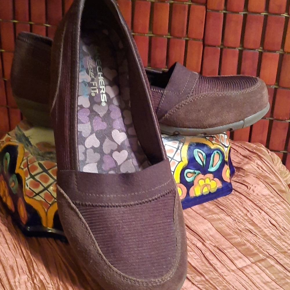 Skechers Relax fit Brown Suede Loafer size 7